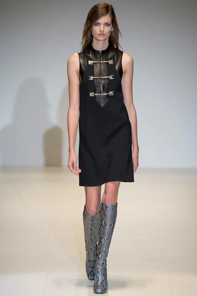 Look 32